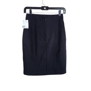 H&M Women's Black Tulip Skirt H Style Slit cut on back size 2